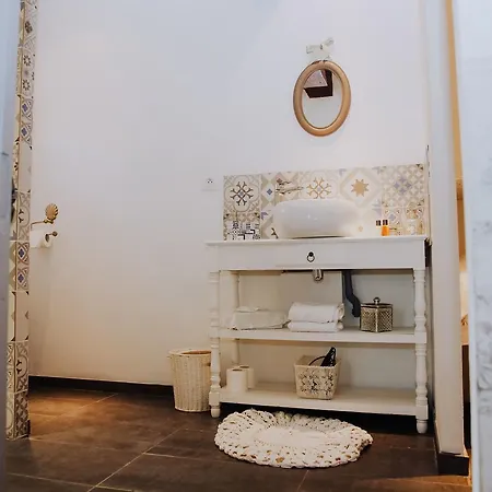 La Maison Bleue 住宿加早餐酒店 *