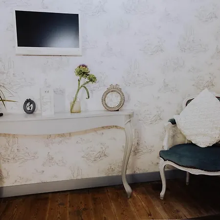 住宿加早餐酒店 La Maison Bleue 维勒雷阿勒