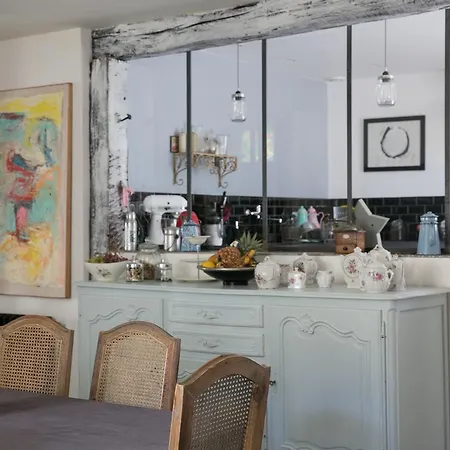 La Maison Bleue 住宿加早餐酒店 维勒雷阿勒