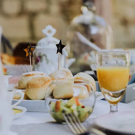 La Maison Bleue 住宿加早餐酒店 维勒雷阿勒