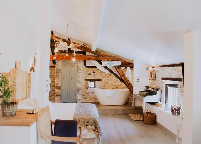 Bed & Breakfast La Maison Bleue Villeréal