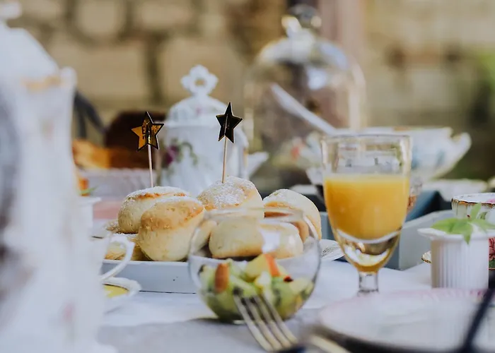 La Maison Bleue Bed & Breakfast Villeréal