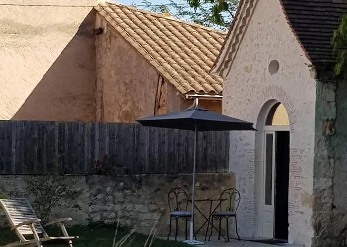 La Maison Bleue Bed & Breakfast