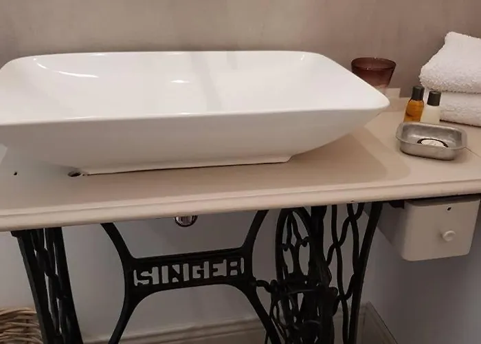 Bed & Breakfast La Maison Bleue Villeréal